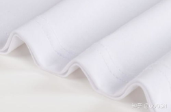 基本没有布料的衣服,无布料服饰的时尚革命