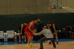 网易体育,兰帕德首秀失利，狼队主场1-0领先
